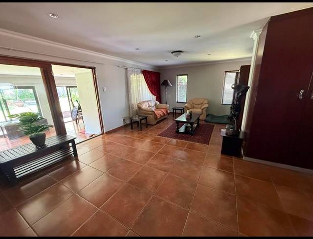 3 BEDROOM HOUSE FOR SALE IN AMBERFIELD